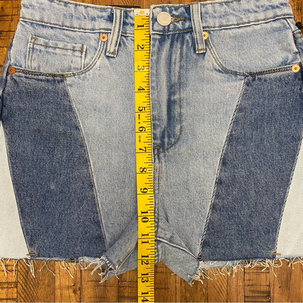 Blank NYC The Reeve High-Rise Ribcage Patchwork Denim Shorts - Picture 13 of 15